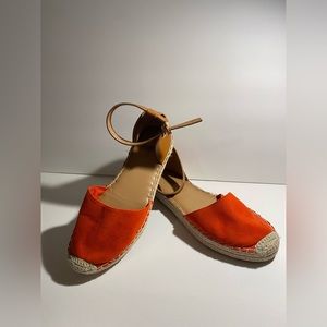 Old Navy espadrille flat sandals, size 7 W